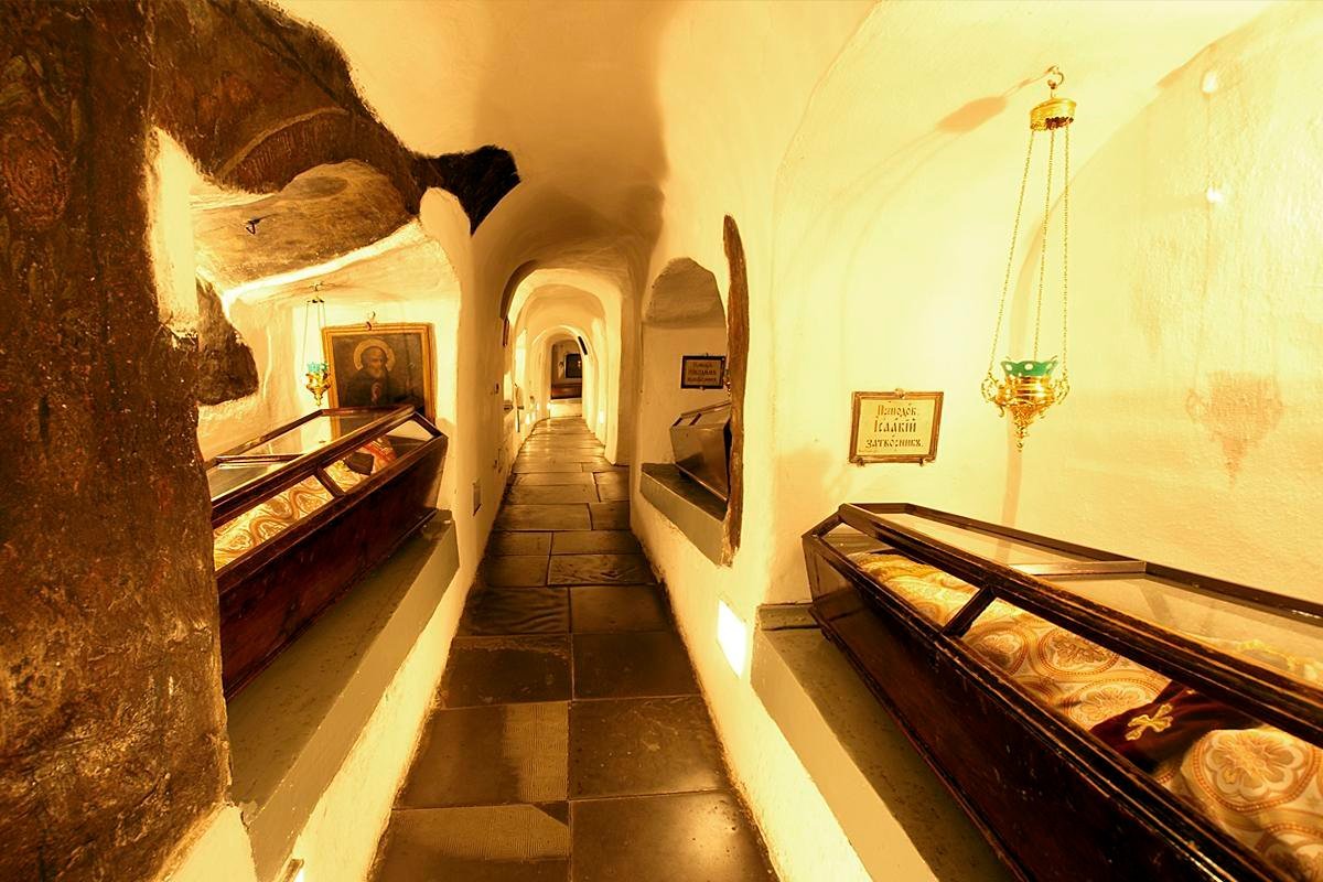 Kyiv Pechersk Lavra - The relics of the saints in the caves of the Kyiv Cave Monastery