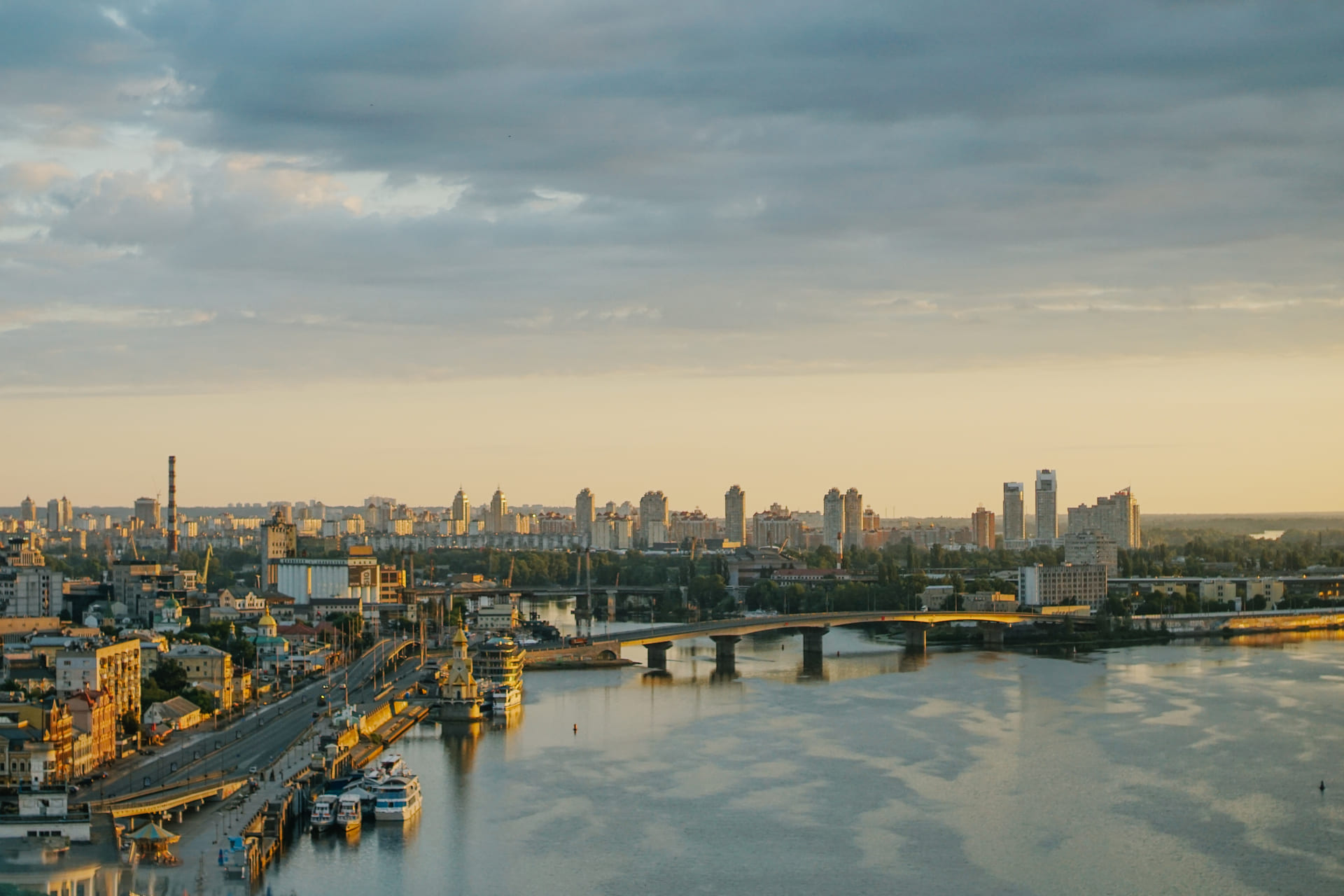 View of the Dnipro River and Poshtova Square in Kyiv from the glass bridge