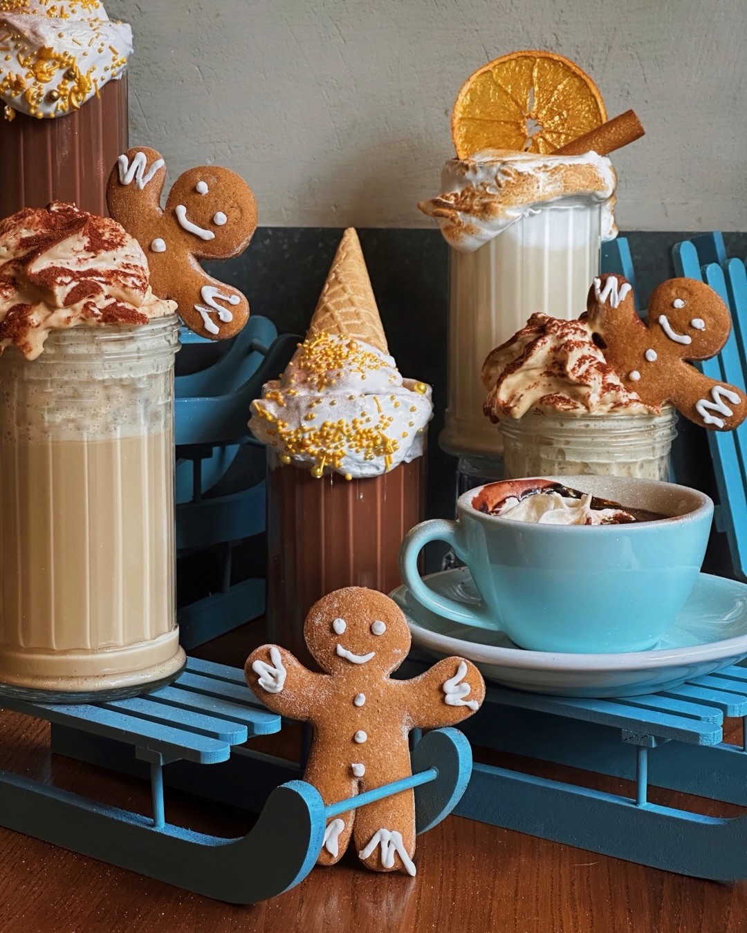 Milk Bar in Kyiv – festive cocoa and holiday desserts with gingerbread decorations