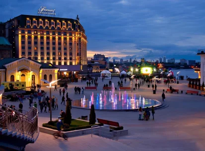 Poshtova Square