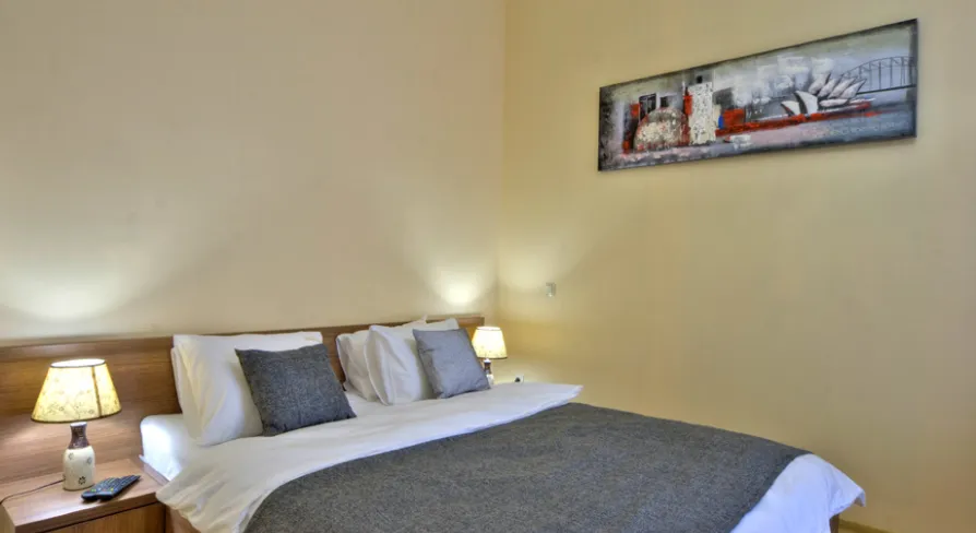 Bedroom at Golden Gate Inn