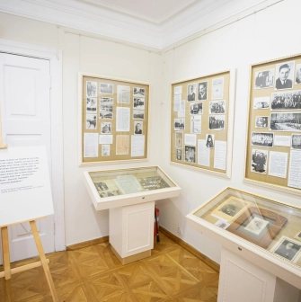 Muzei Hetmanstva in Kyiv - bright exhibition room filled with historical documents