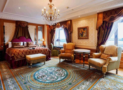 Fairmont Grand - decorated hotel suite with seating area