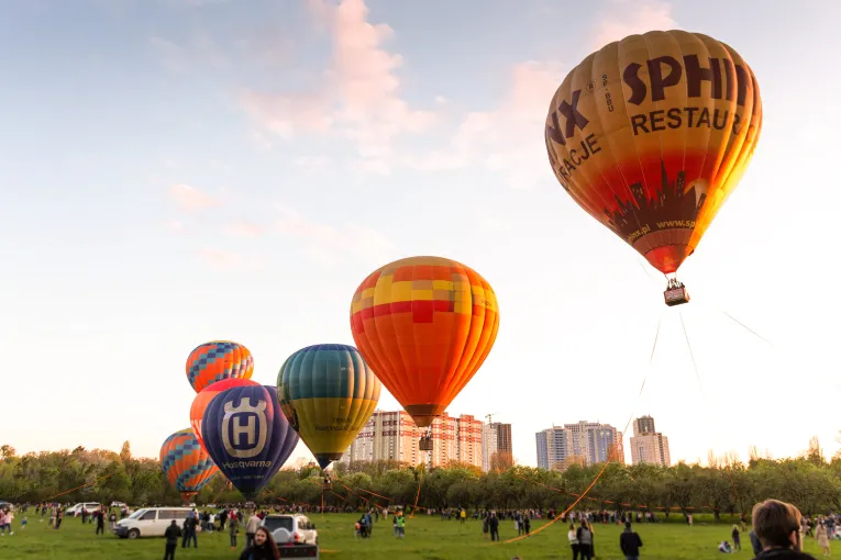 Bright hot air balloons rise over Kyiv during the "Monholferia" festival