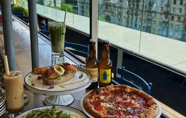 Milk Bar TSUM - close-up of a delicious dessert plate with cake and berries