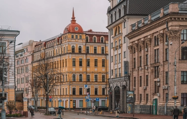 Buildings on Kontraktova Square in Kyiv - Illinsky Business Center
