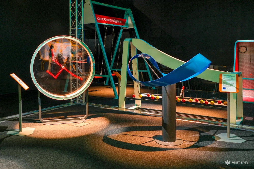 Interactive mathematical exhibits at the Cuboid Museum on VDNG in Kyiv