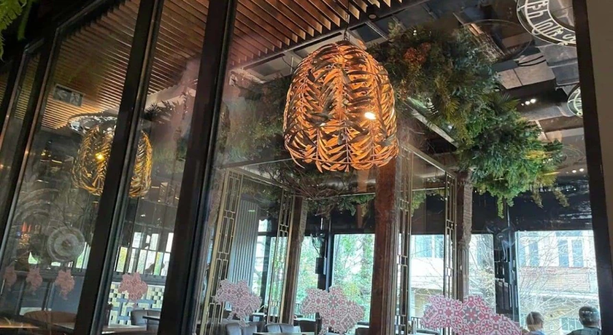 chary restaurant 1