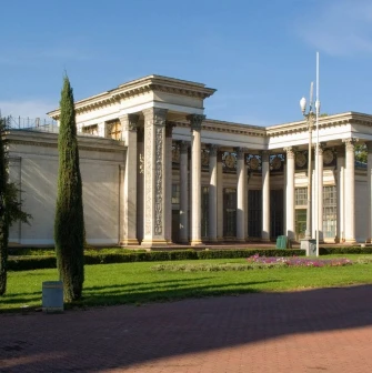 Pavilion with columns in the classical style on the territory of VDNKh in Kyiv
