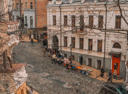 Andriyivskyi Descent in Kyiv - view of the market and historic houses