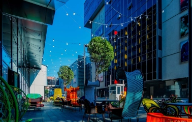 Mercure Congress - rooftop terrace with comfortable seating and urban view