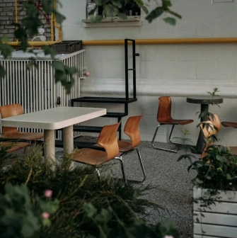 One Tea Tree - a relaxation area on an open terrace