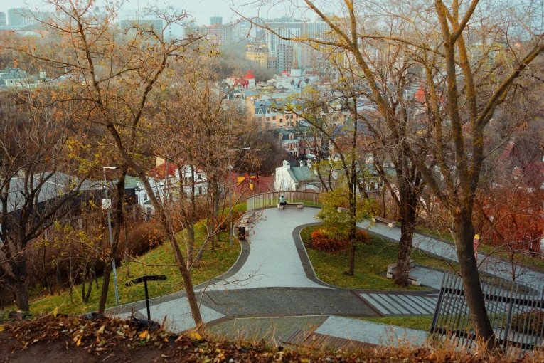 Starokyivska Hill in Kyiv - view of Vozdvyzhenka