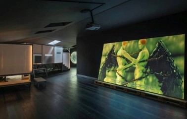 Digital art video depicting people in the PinchukArtCentre hall