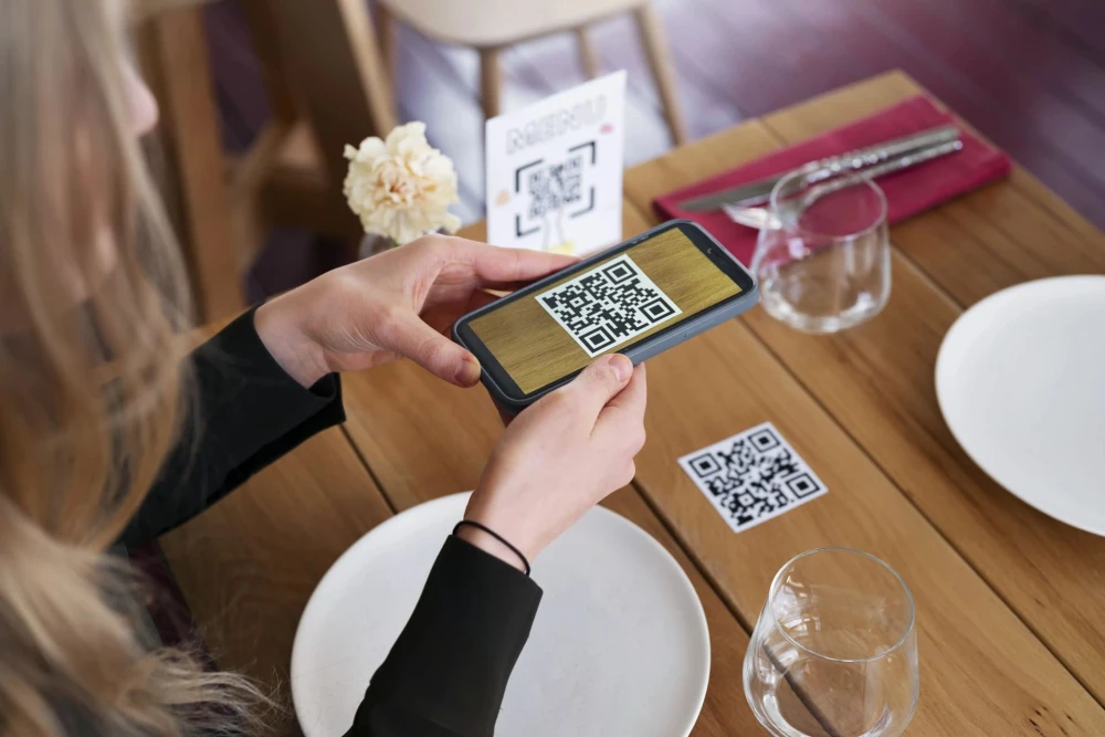 Чайові за QR-кодом у закладі в Києві
