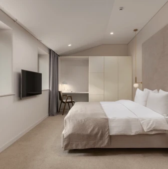 Sophia Hotel - modern flat-screen TV and modern design