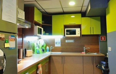 Dream Hostel - well-equipped shared kitchen