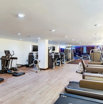 Hyatt Regency - well-equipped hotel gym with modern exercise machines