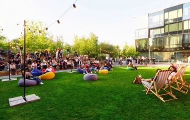 UNIT.City - modern outdoor terrace space with tiered seating and planters