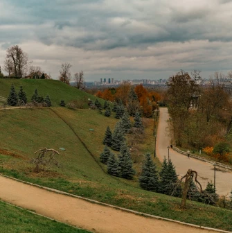 Park of Eternal Glory in Kyiv - view of the walking alleys and green terraces