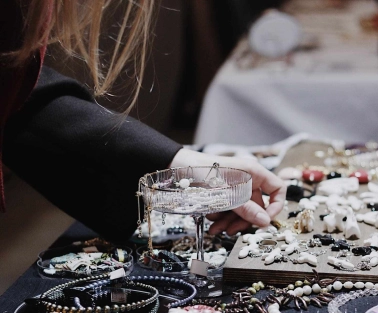 Vintage jewelry at the Eatmyvintage market in Kyiv