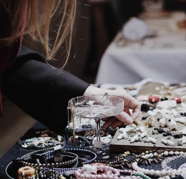 Vintage jewelry at the Eatmyvintage market in Kyiv