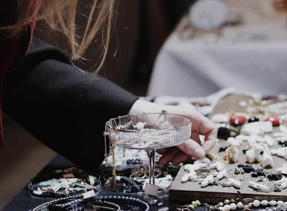 Vintage jewelry at the Eatmyvintage market in Kyiv