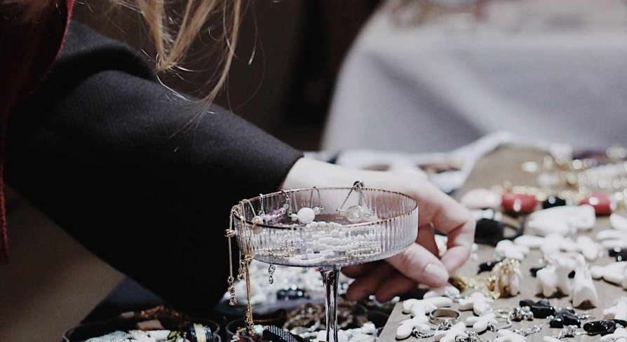 Vintage jewelry at the Eatmyvintage market in Kyiv