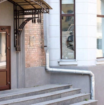 Entrance to L'Art Gallery, a contemporary art gallery in Kyiv