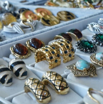 Jewelry collection at the Eatmyvintage vintage fair