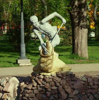 Sculpture near the fountain in Taras Shevchenko Park in Kyiv