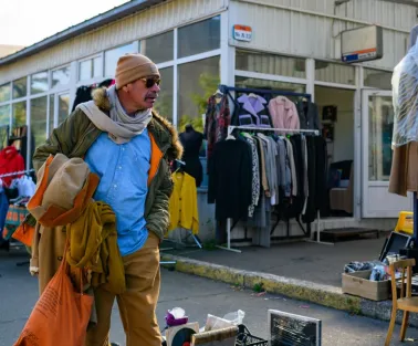 pochaina flea market 1