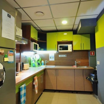 Dream Hostel - well-equipped shared kitchen
