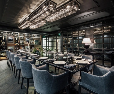 Catch Seafood Restaurant - elegant table setting with fine cutlery glasses