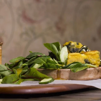 Restaurant Imbyr - dish with fresh greens