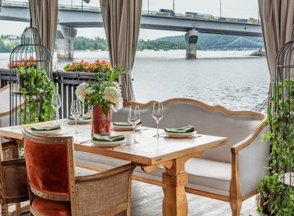 Riverside Restaurants