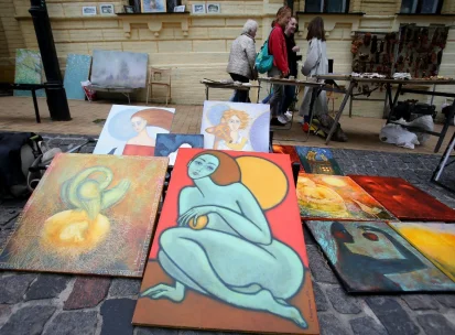 Souvenir and Handicraft Market