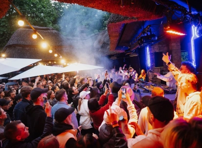 Kureni - open air party crowd in front of DJ stage