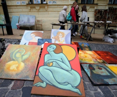 Paintings by artists exhibited on St. Andrew's Descent in Kyiv
