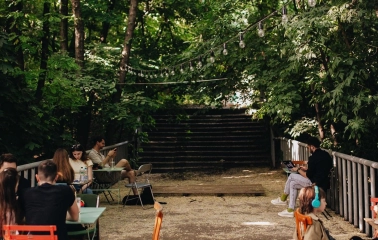 Octo Tower - a terrace with lots of greenery