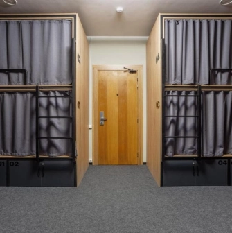 Kyiv Hostel - two-story capsule beds with lighting