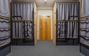 Kyiv Hostel - two-story capsule beds with lighting