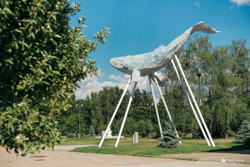 photo of a whale statue at VDNG