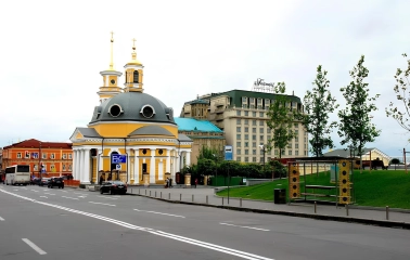 Poshtova Square in Kyiv - yellow Church of the Nativity of Christ and Fairmont Hotel
