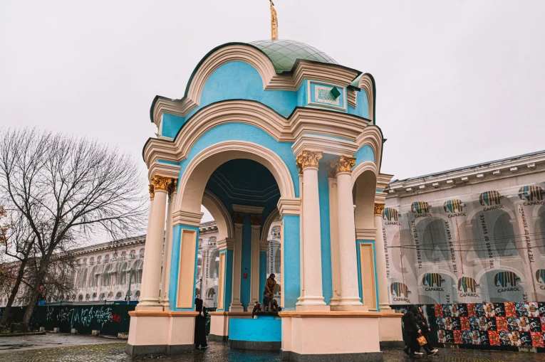 Samson fountain in Kyiv - one of the city's oldest fountains on Kontraktova Square