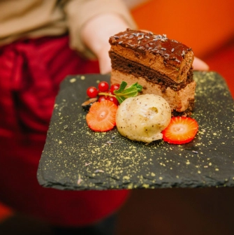 Très FRANÇAIS - delicious cake with a fresh strawberry