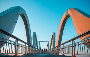 Azov Wave Bridge in Kyiv - view along the bridge