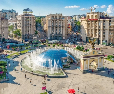 Fountains and dome of the Globus shopping center on Independence Square in Kyiv