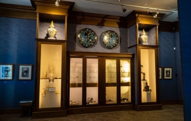 Collection of European porcelain with antique vases in the Khanenko Museum