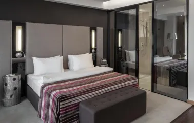 11 mirrors design hotel 3